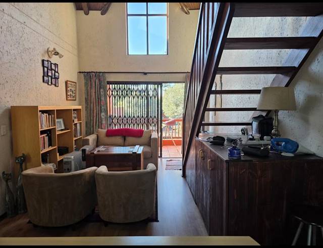 2 BEDROOM APARTMENT FOR SALE IN SUNNINGHILL